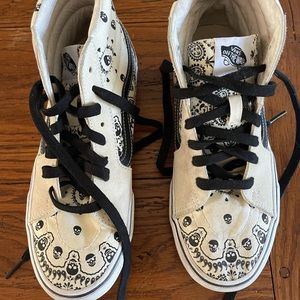 Vans skull motif hi size wms 8 mens 6.5